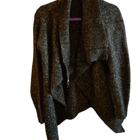 Women's Gray Knit Cardigan Sweater M Unique Clasp‎ Casual - Picture 1 of 6